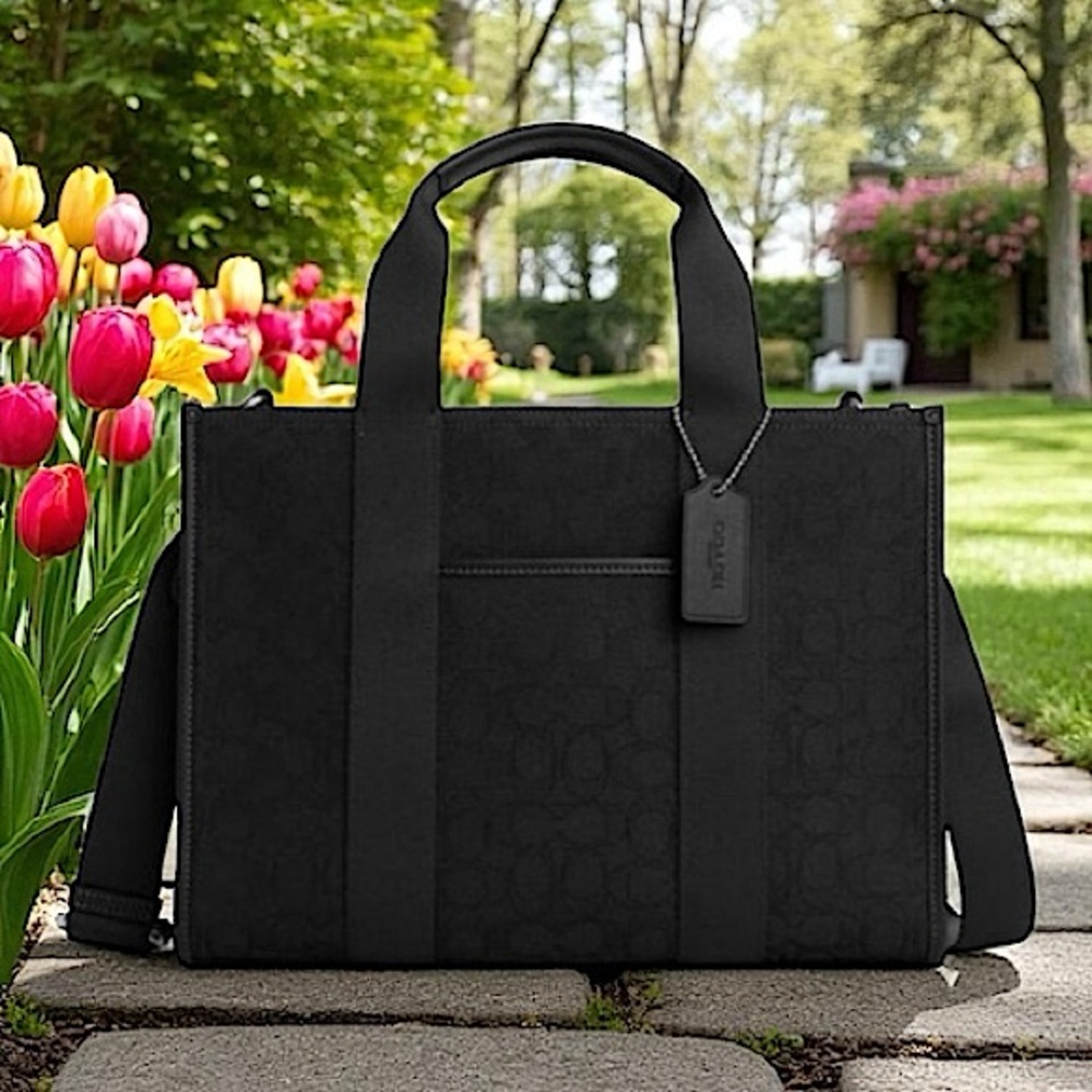 COACH 💕NWT Signature Smith Tote Bag Still in Factory Wrapping/Plastic